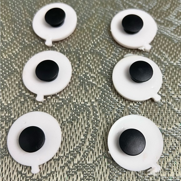 Crocs New York Yankees jibbitz. $1.5 each - Picture 3 of 3